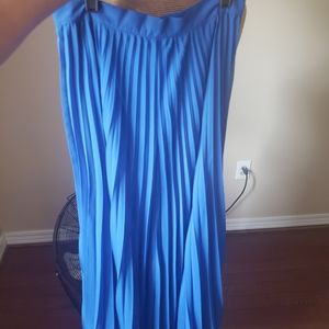 Bebe maxi pleated skirt